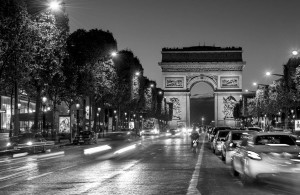 Finding a hotel to stay with friends in Paris 17