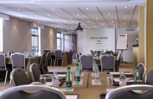 Find a meeting room for rent in Paris